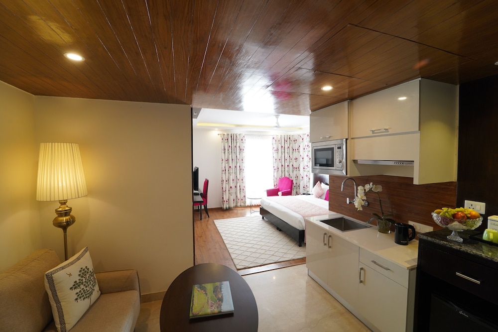 Studio Suite, 1 Bedroom, Accessible, City View - Photo 4