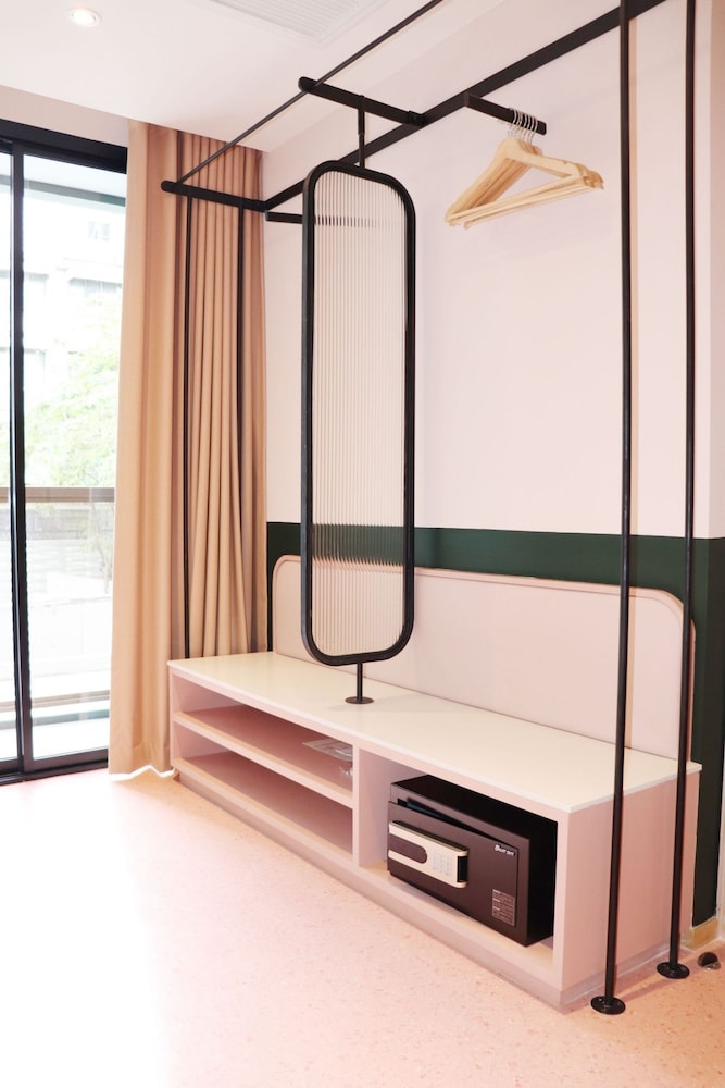 Deluxe Room with Shower photo 1