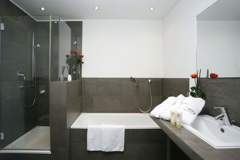 Classic Double Room, Private Bathroom - Photo 7