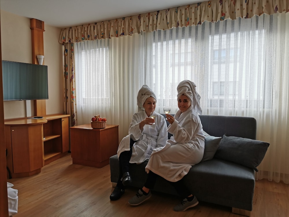 Double Room - Photo 18