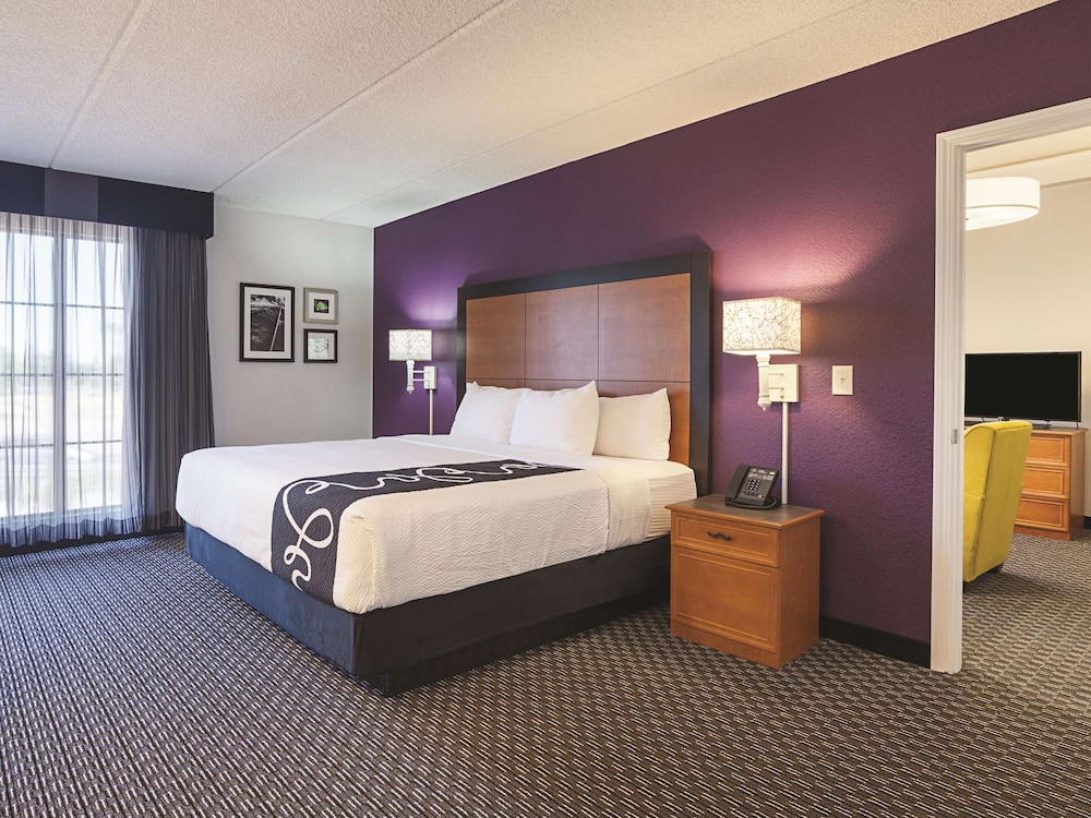 Suite, Multiple Beds, Non Smoking photo 2