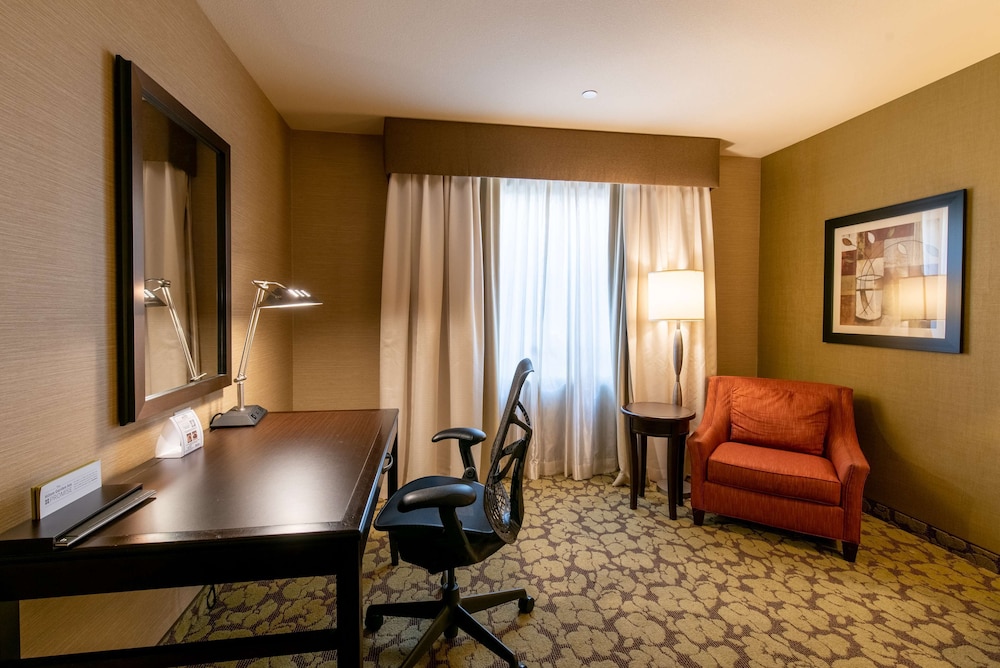 Junior Suite, 1 King Bed, Accessible - Photo 6