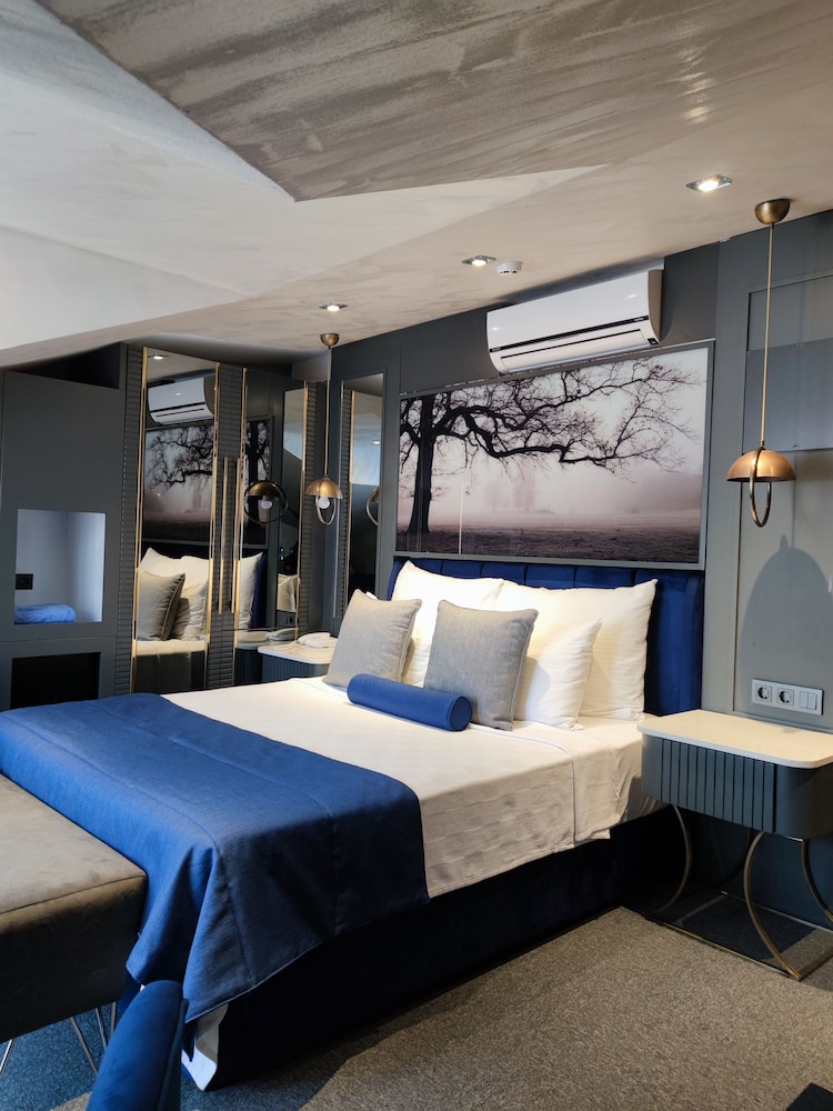 Junior Double Room