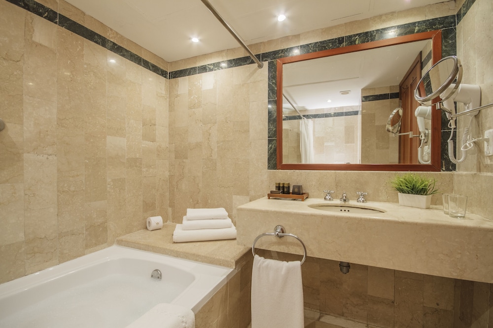 Suite, 1 Bedroom, Non Smoking, Ocean View - Photo 15