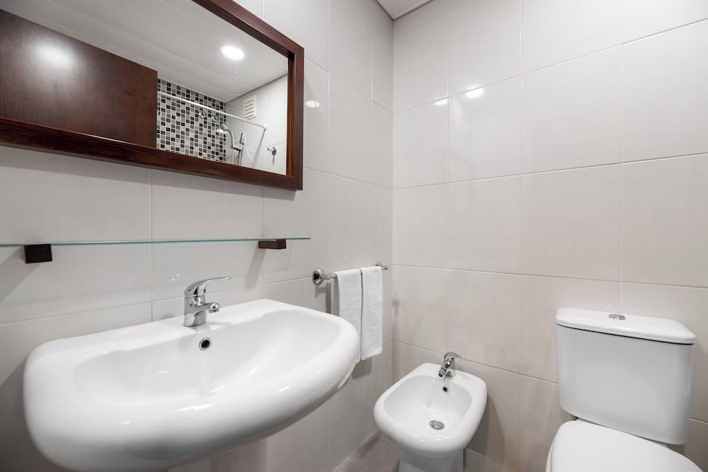 Deluxe Double Room, City View - Photo 2