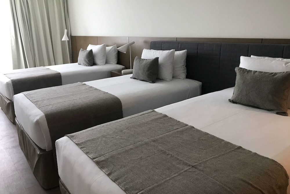 Classic Room, 3 Twin Beds, City View - Photo 4