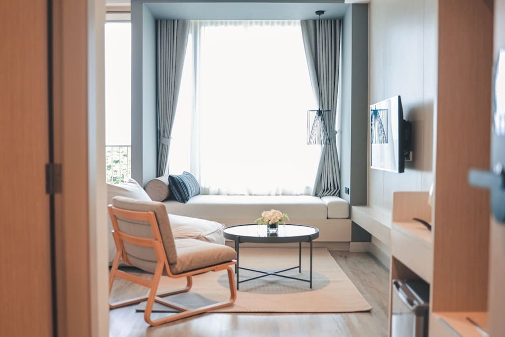 Deluxe Triple Room, Non Smoking, Private Bathroom - Photo 4