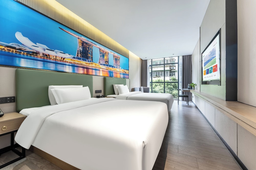 Luxury Room, 2 Double Beds, Ensuite, City View