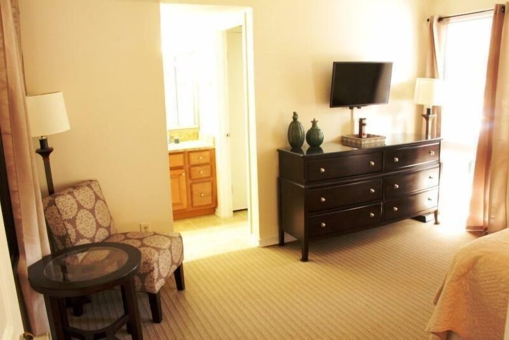 Condo, 2 Bedrooms