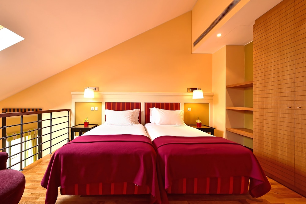 Suite, Mezzanine (Extra Bed) - Photo 2