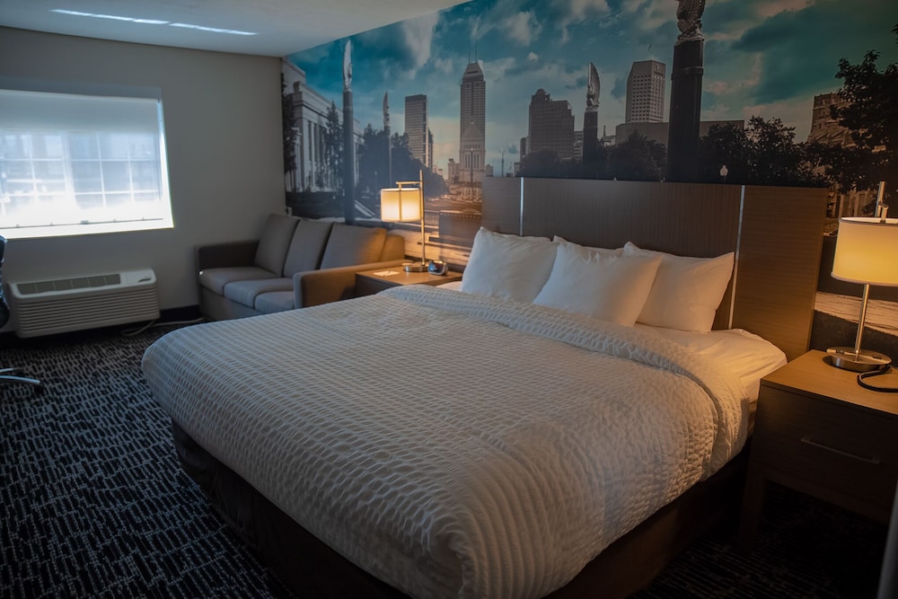 Standard Room, 1 King Bed, Non Smoking - Photo 3