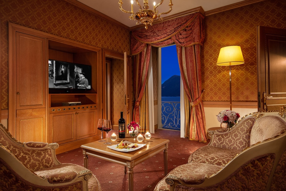 Suite Palace, Lake View - Photo 6