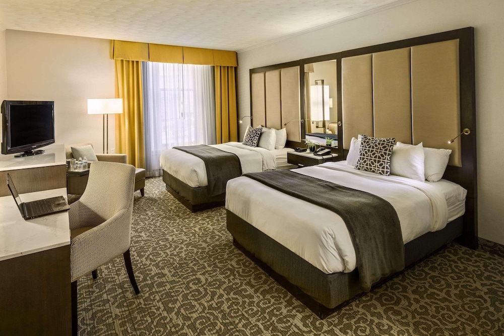 Room, 2 Queen Beds, Non Smoking
