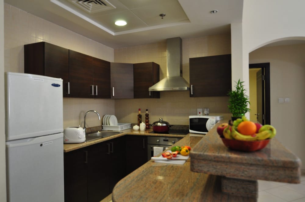 Superior One Bedroom Apartment - King Bed photo 2