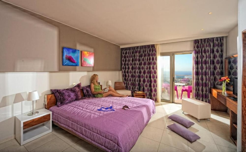 Two Bedrooms Villa with Private Pool and Sea View - Photo 11