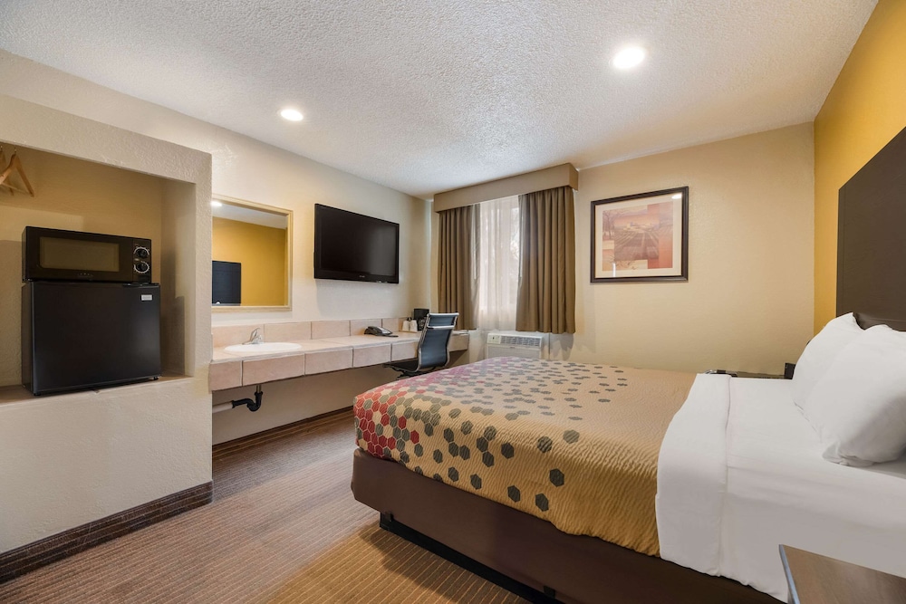 Room, 1 Double Bed, Non Smoking - Photo 8