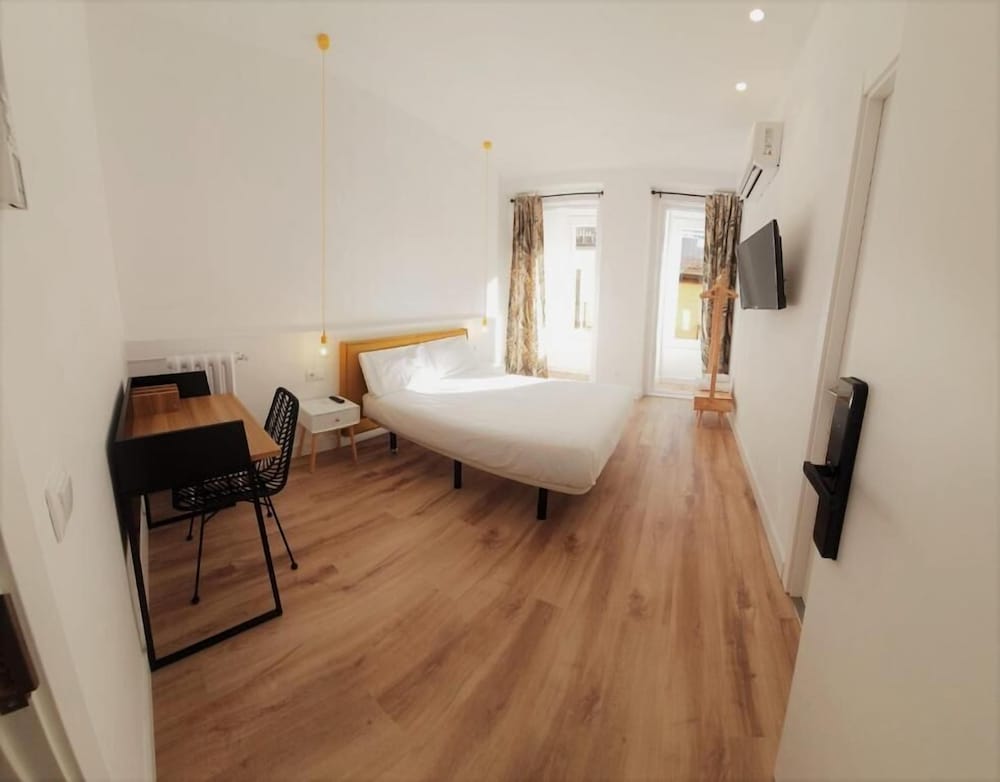 Deluxe Double Room, 1 Double Bed - Photo 8