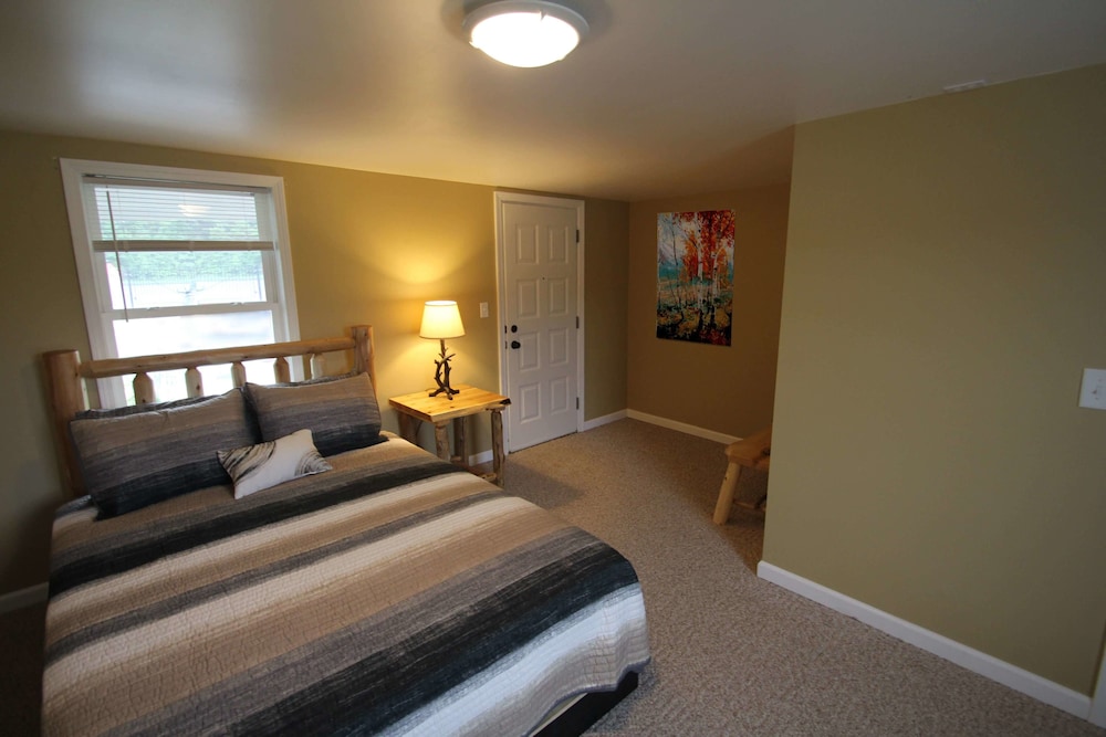 Motel Room, 1 Queen Bed photo 1