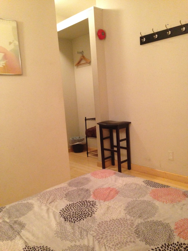 Standard Room, 1 Double Bed, Private Bathroom (Large Room) - Photo 4