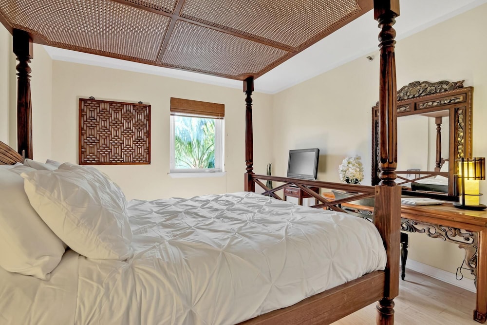 NEW Amazing Large 3BR Direct Oceanfront Penthouse On Ocean Drive, Photo 11