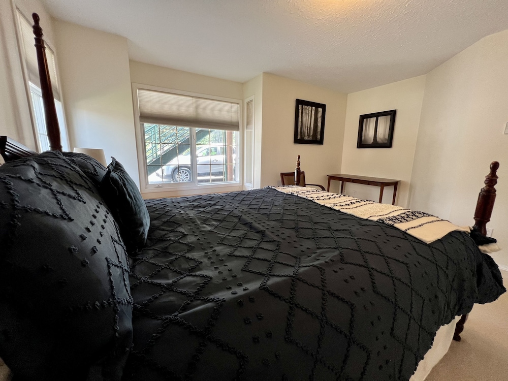 Condo, 2 Bedrooms photo 1