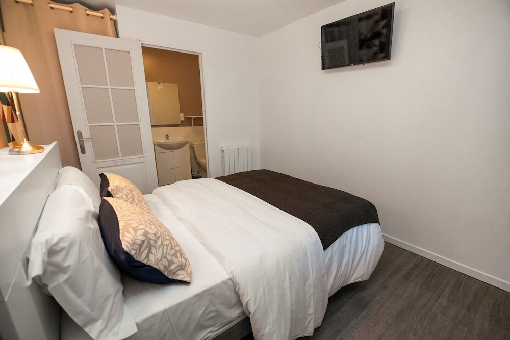 Standard Double Room - Photo 2