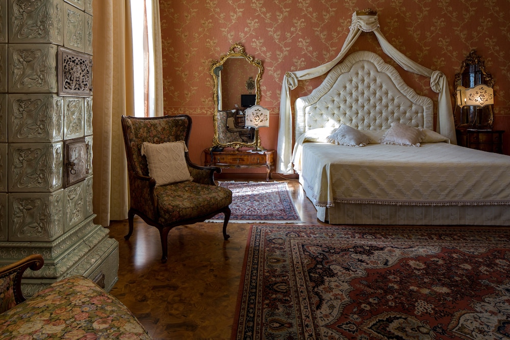 Suite, Multiple Beds, Non Smoking photo 3