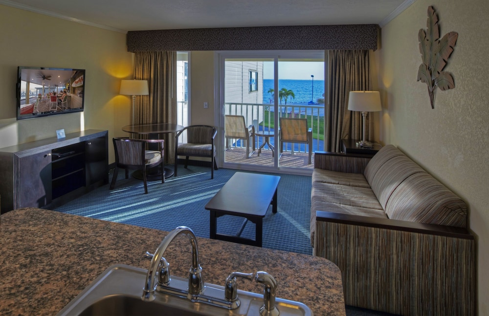 Suite, 1 Queen Bed with Sofa bed (One Bedroom Suite Bay/Pool View) - Photo 7