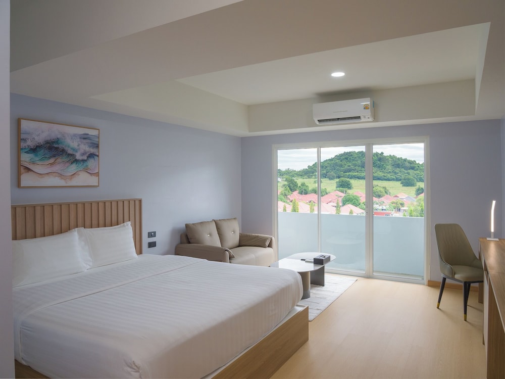 Studio King Bed