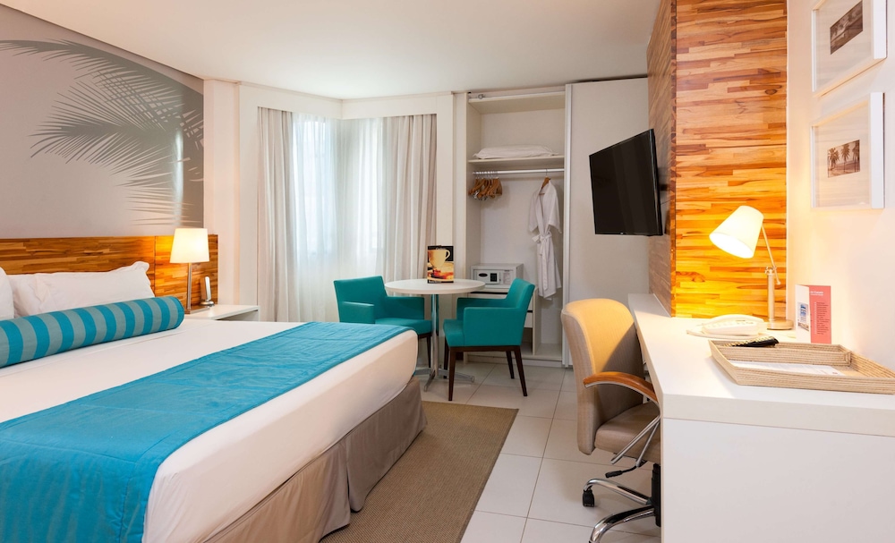 Suite, 1 King Bed, Non Smoking - Photo 3