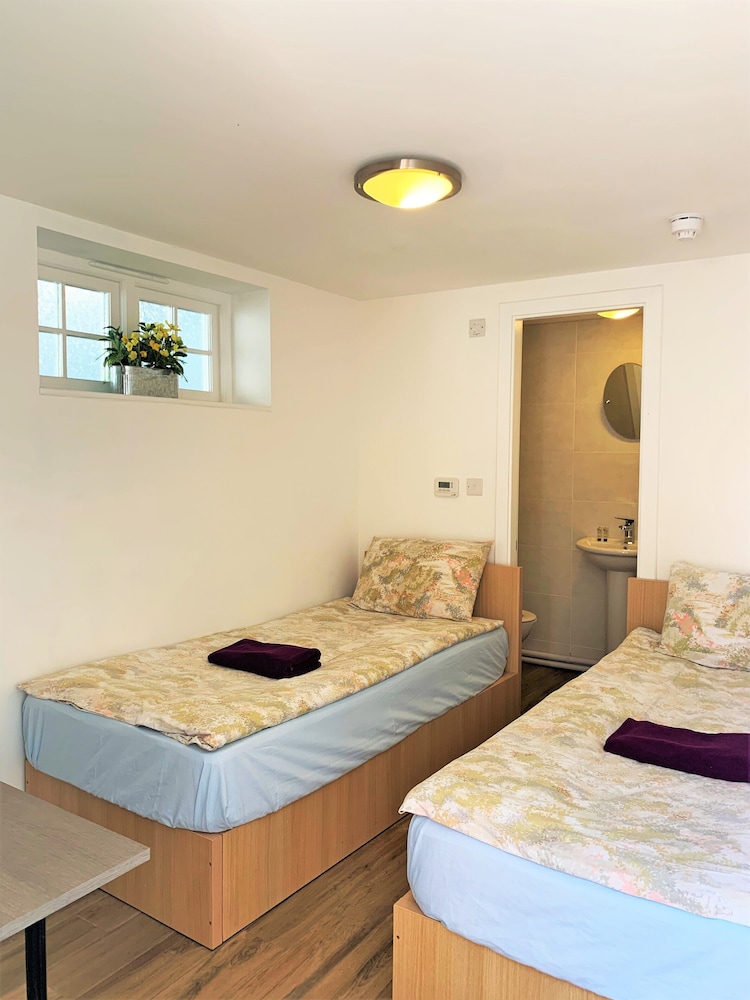 Twin Room, Ensuite photo 1