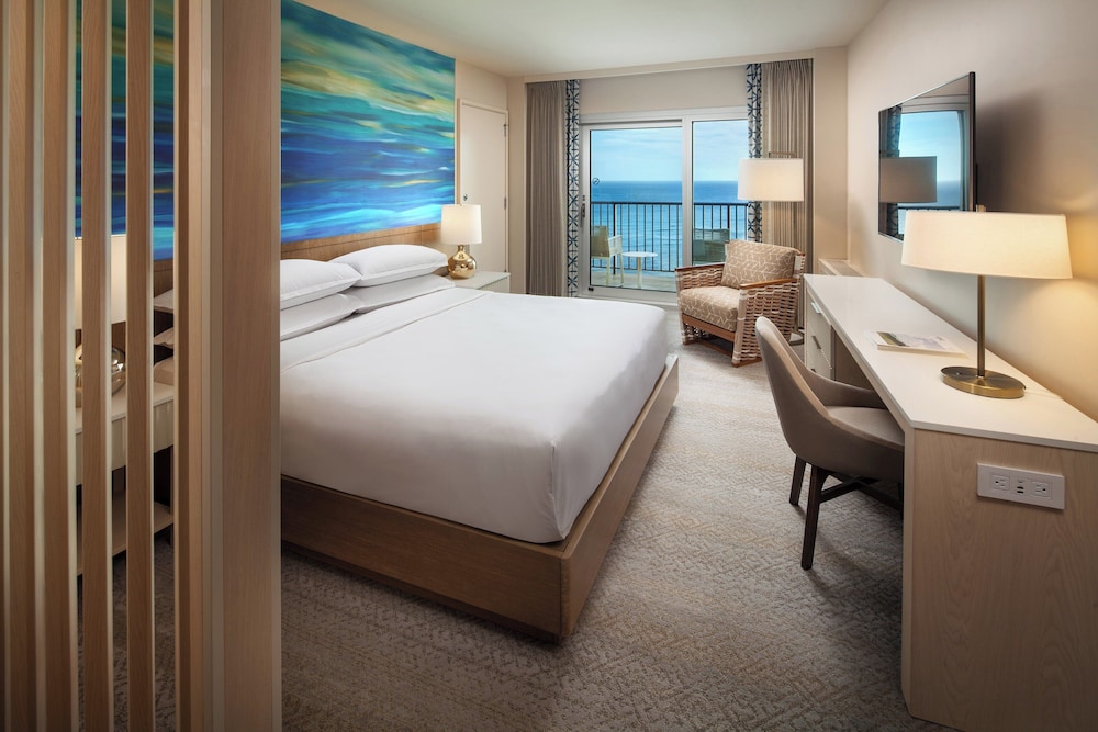 Room, 1 King Bed, Oceanfront (Penthouse, Floor 28 to 31)