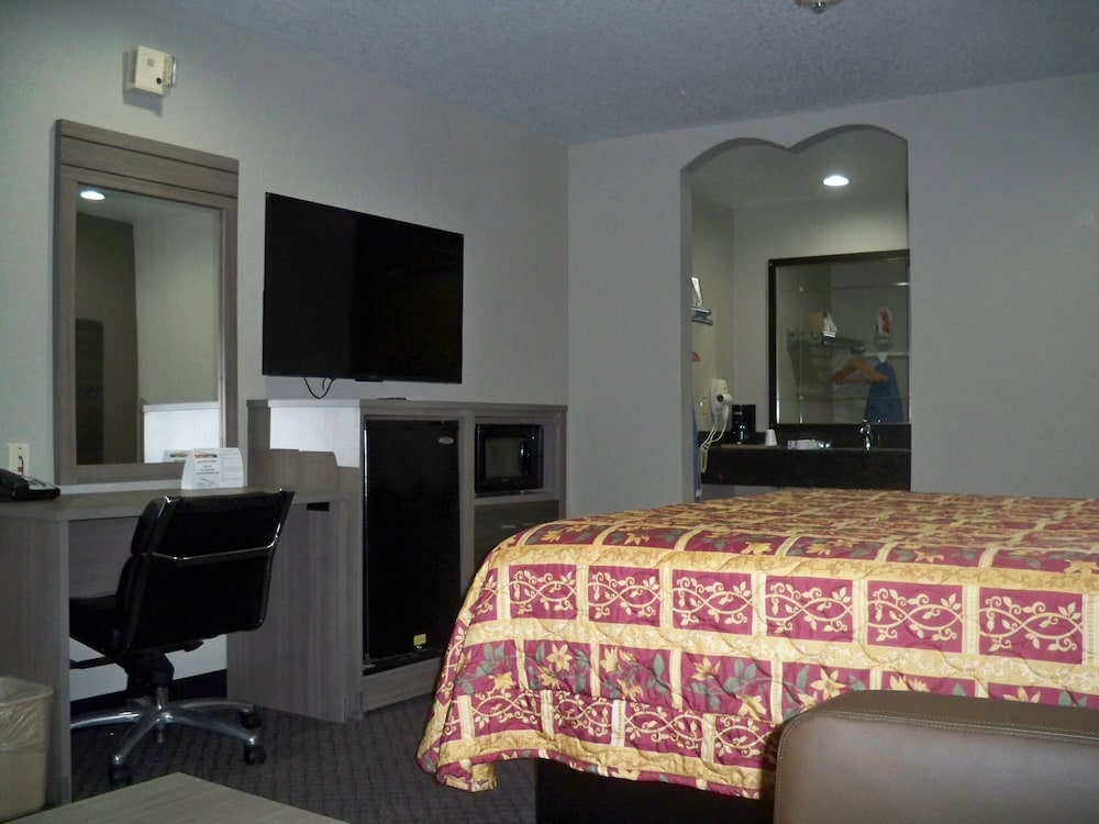 Standard Room, 1 King Bed - Photo 9