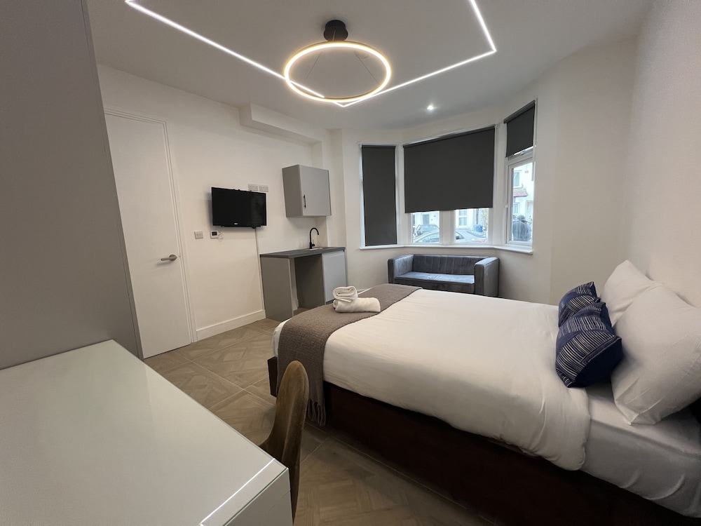 Luxury Studio Suite, 1 Bedroom, Non Smoking, Ensuite photo 3