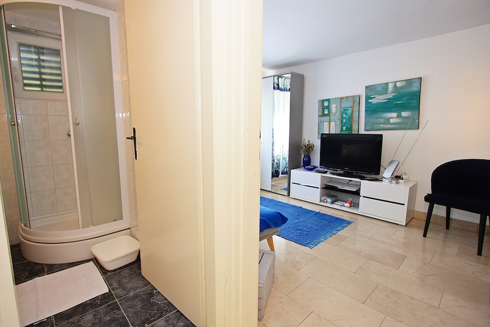 Apartment (One Bedroom Apartment with Terrace) photo 3