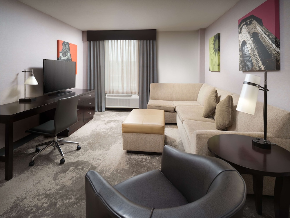 Suite, 1 King Bed, Non Smoking - Photo 5