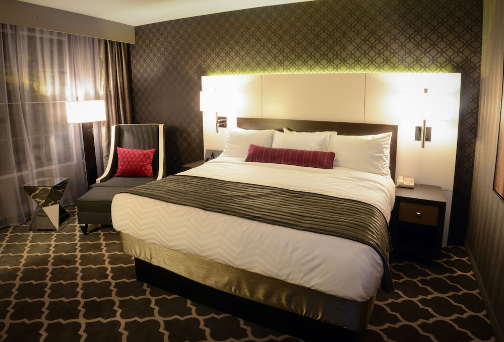 Deluxe King Room photo 2