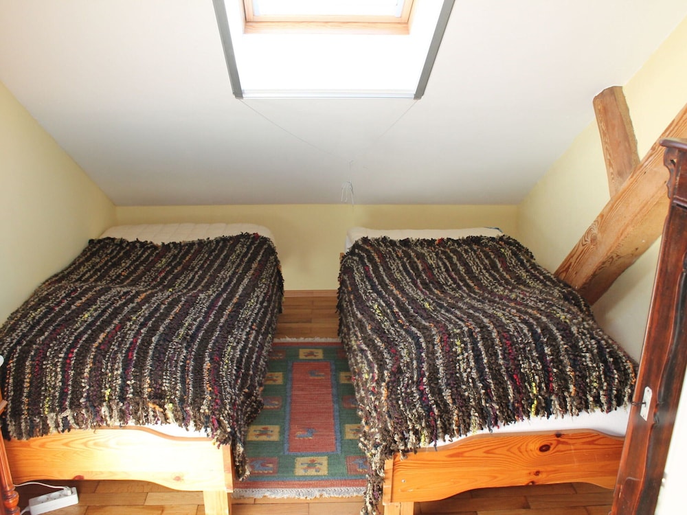 Classic Apartment, Multiple Bedrooms photo 3