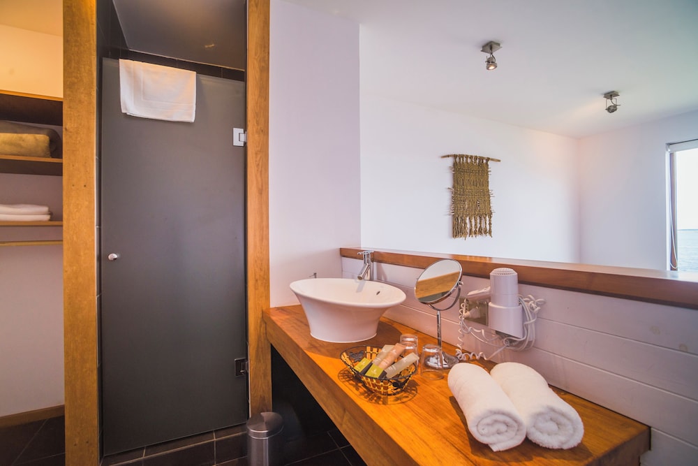 Superior Double or Twin Room, Sea View photo 3