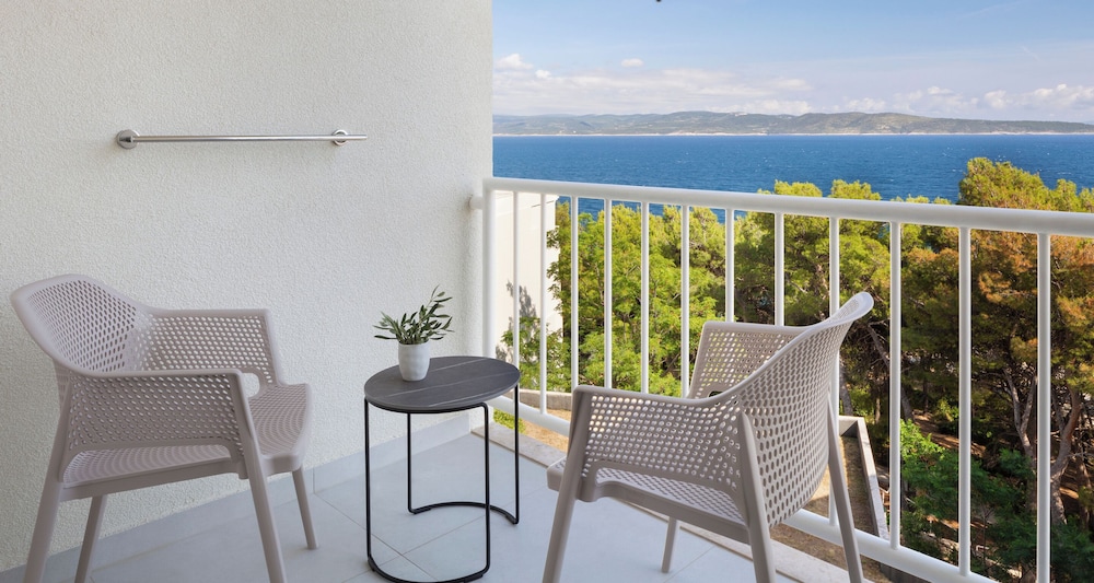 Superior Double Room, Balcony, Sea Facing - Photo 6