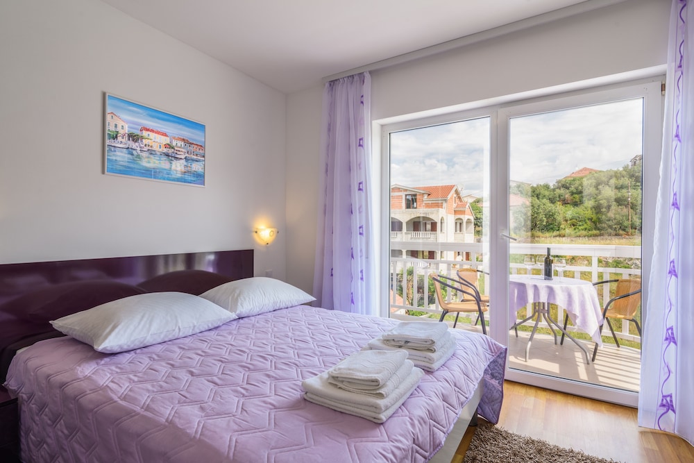 Apartment, Balcony