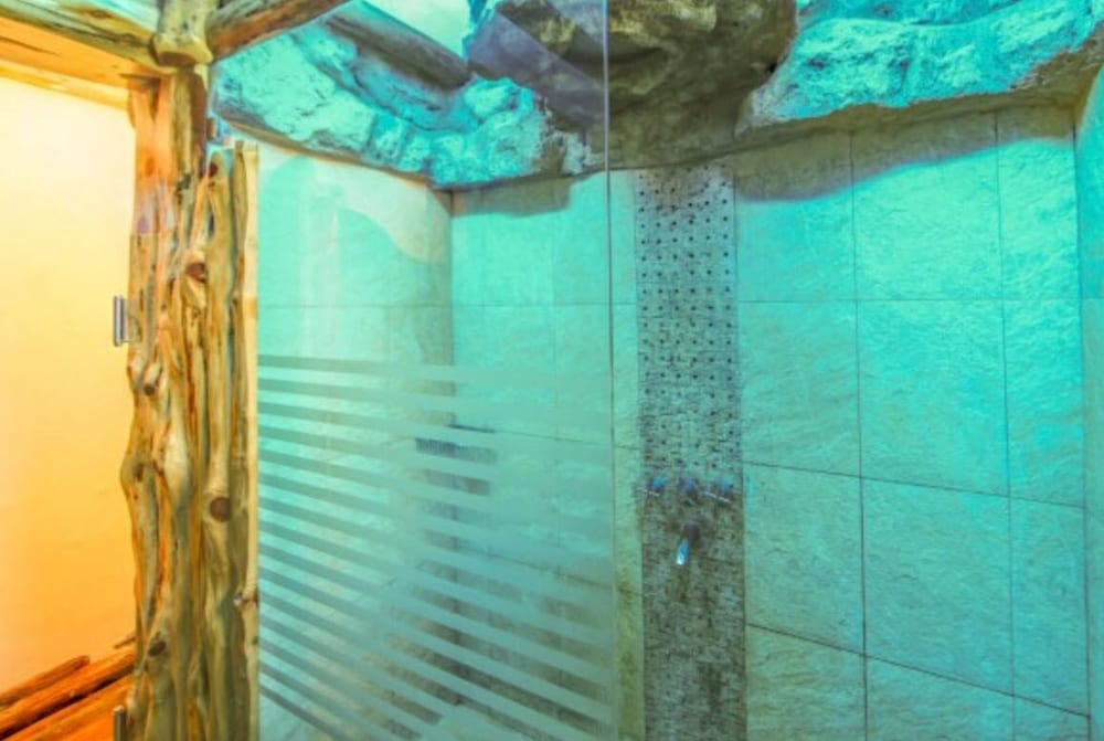 Executive Suite (Rock) photo 3