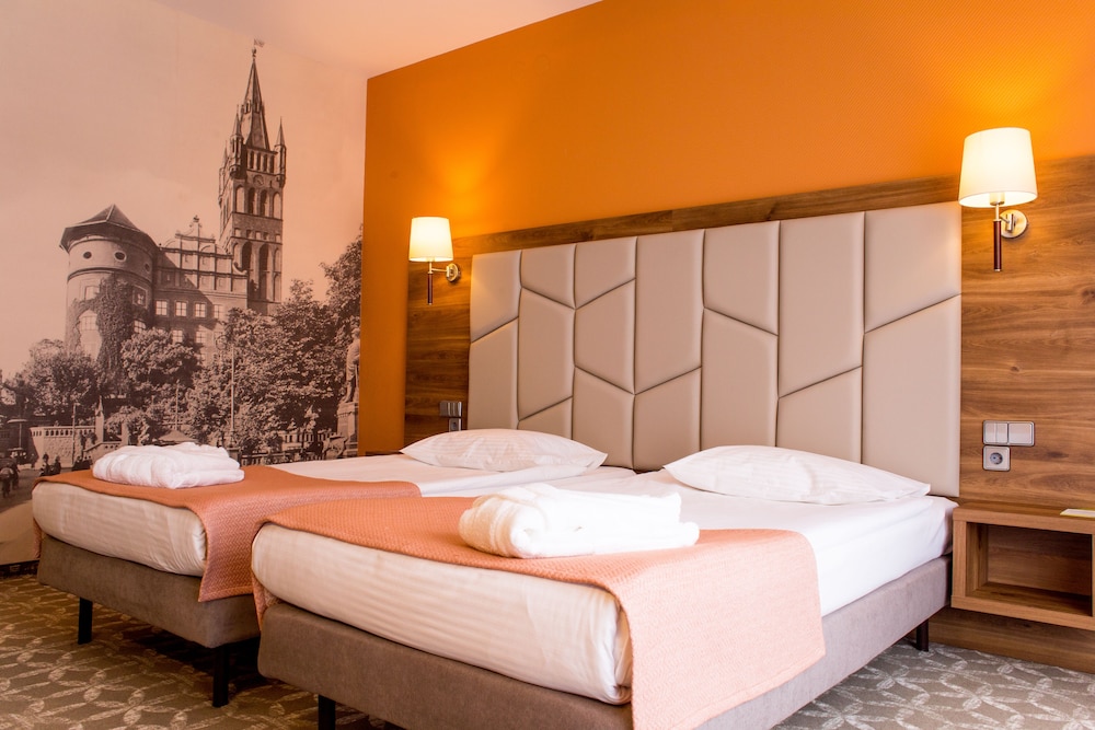 Superior Room, 2 Twin Beds, City View