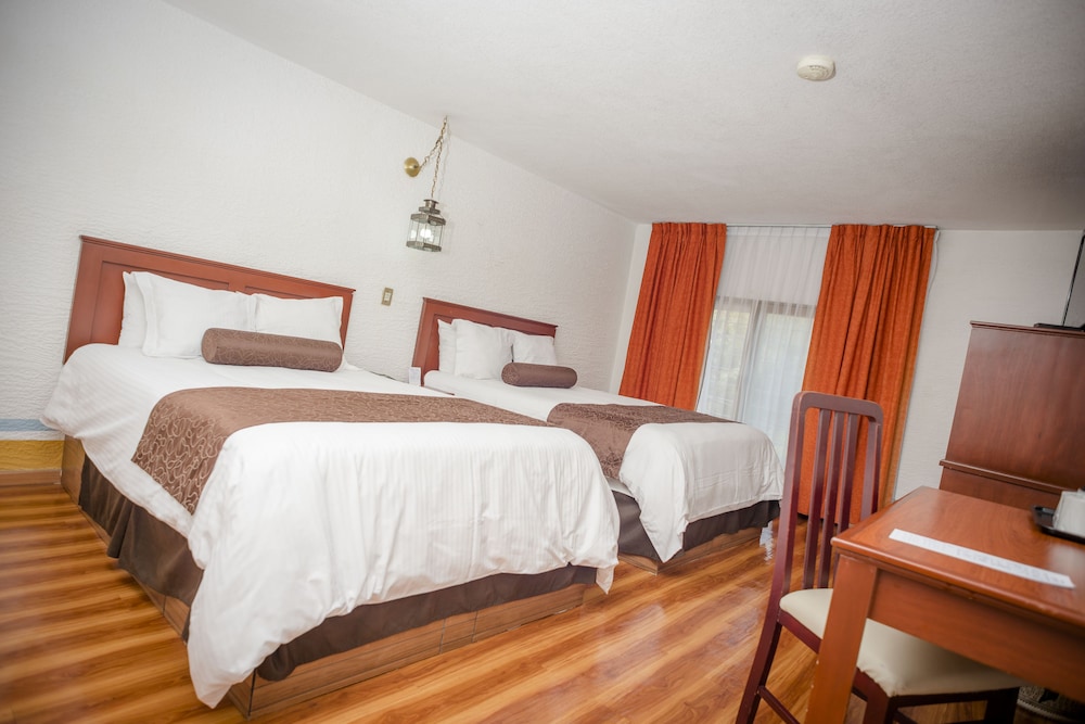 Executive Room, 2 Double Beds, Non Smoking - Photo 4