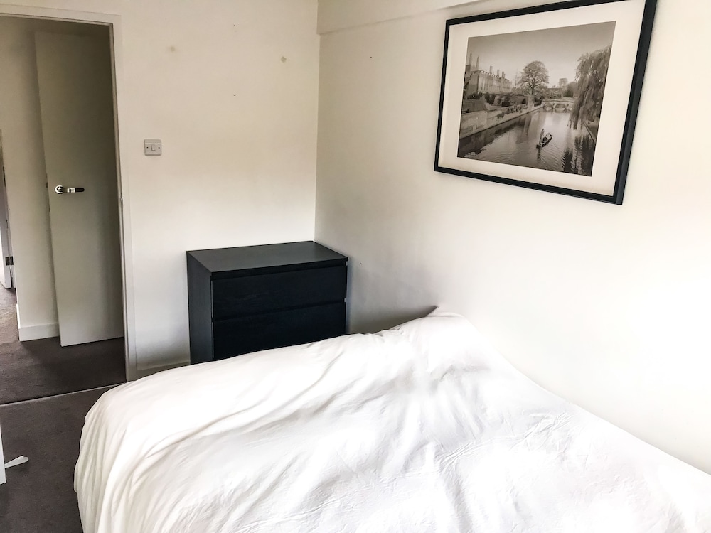 Entire 2 Bedroom Flat Next to Kings College, 사진 4