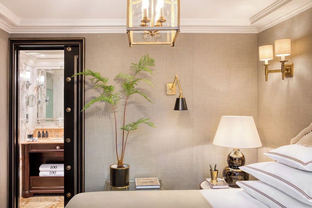 One Bedroom King Suite - Photo 1