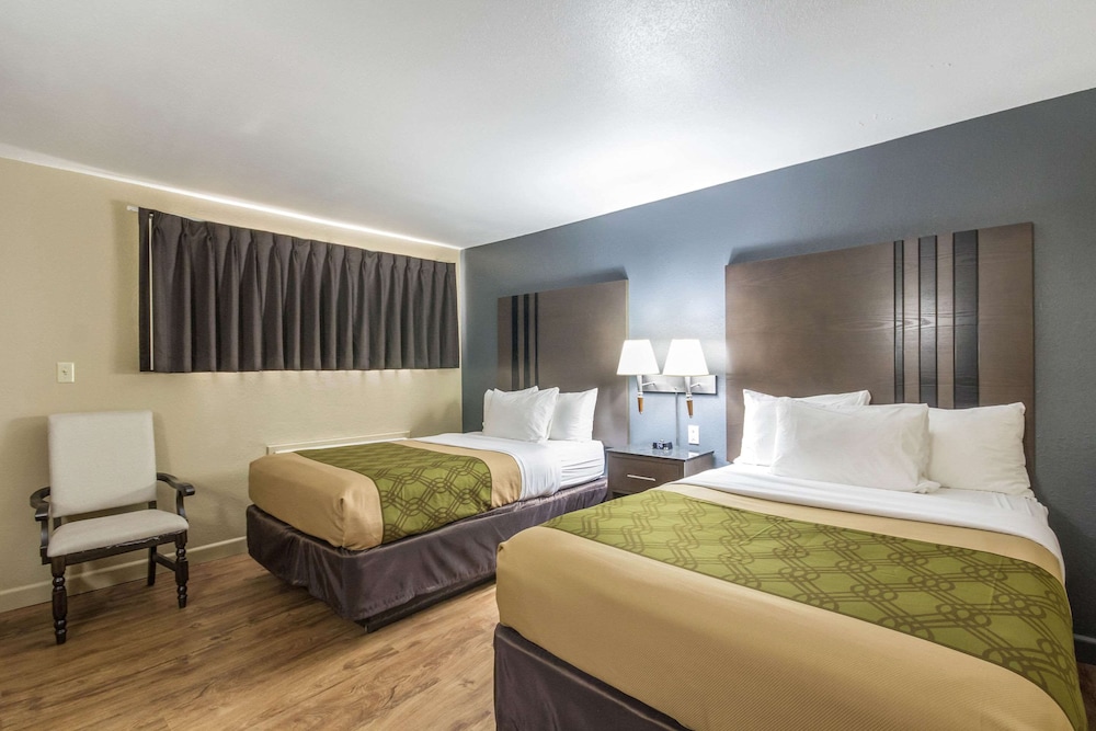 Room, 2 Double Beds, Accessible, Non Smoking photo 3