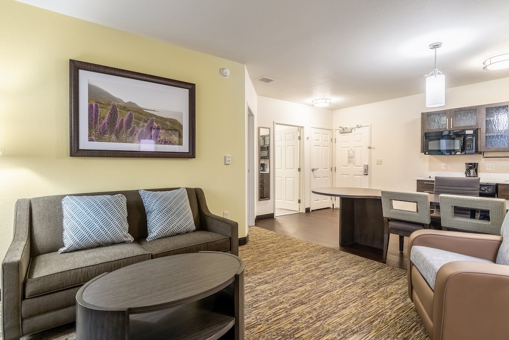 Executive King One Bedroom Suite - Photo 5