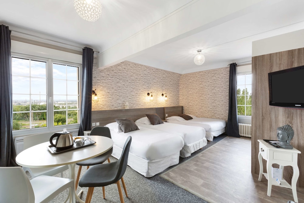 Family Room, Multiple Beds, Non Smoking - Photo 1