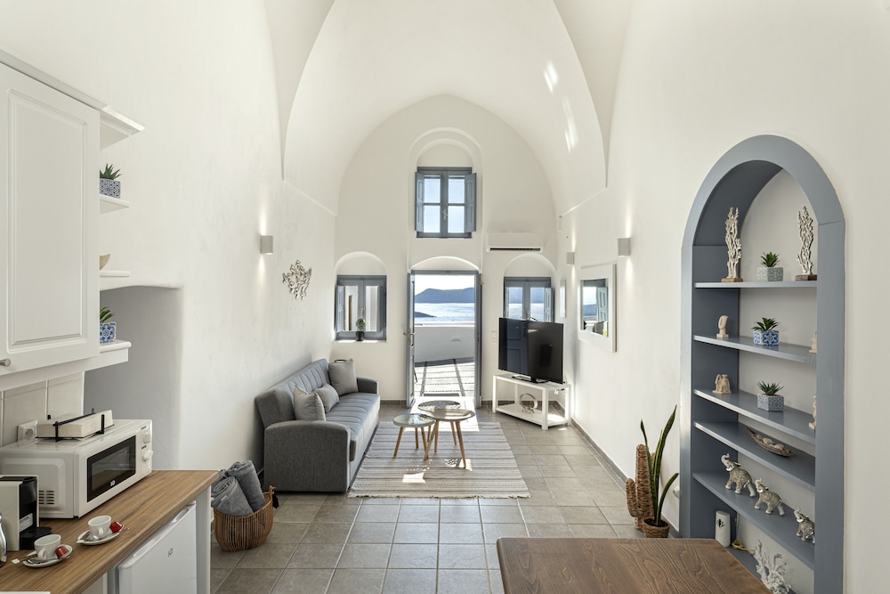 Two-Bedroom House with Caldera View - Photo 9